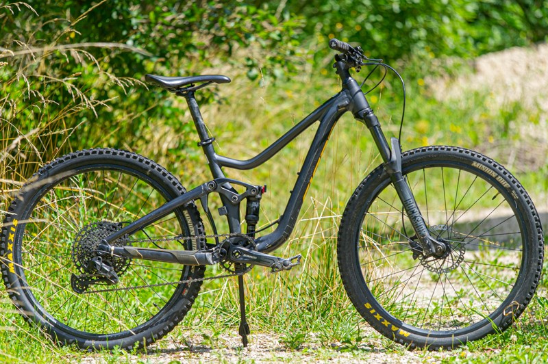 Vtt giant tout suspendu electrique 2025
